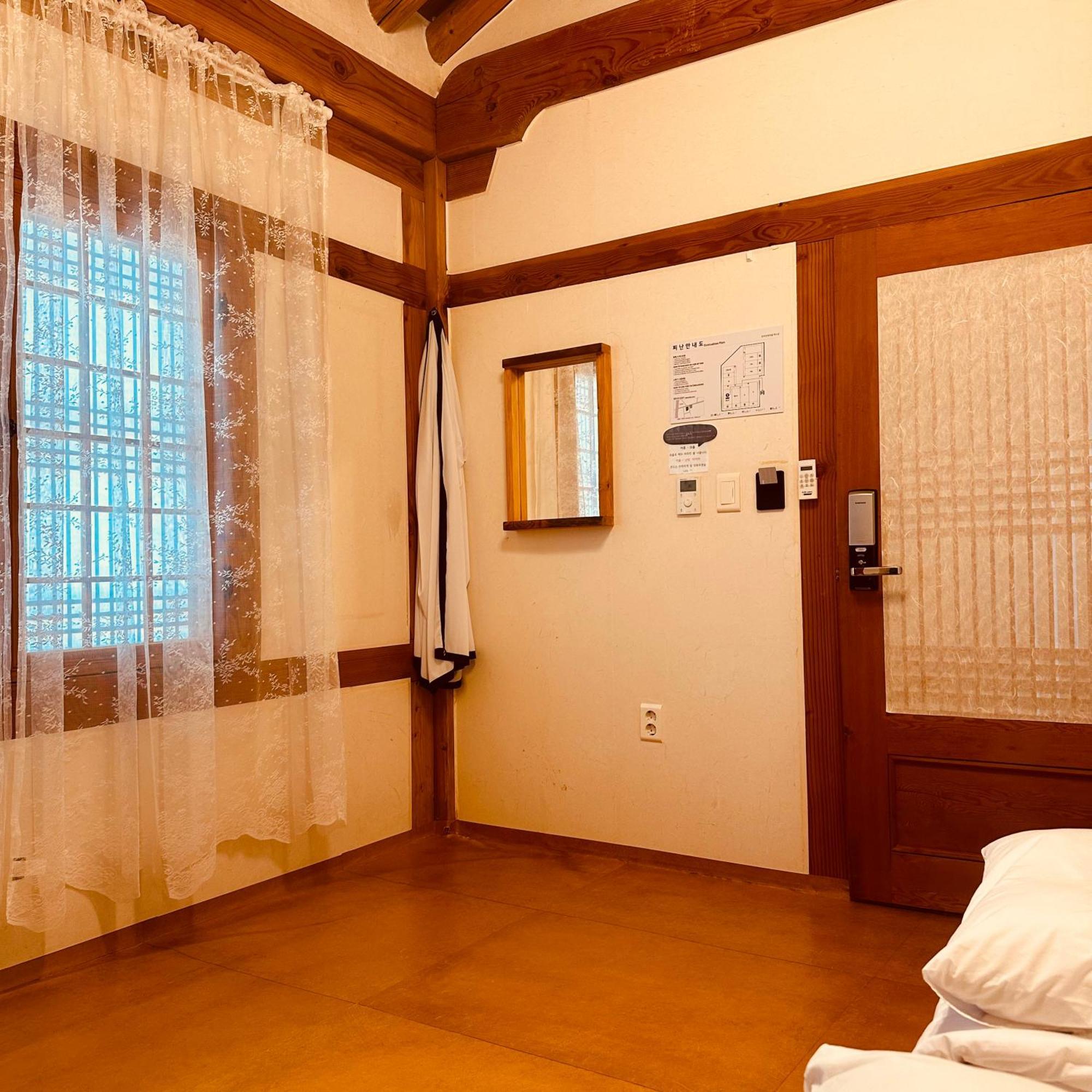 Jeonju Hanok Village Deoksugung Exteriér fotografie