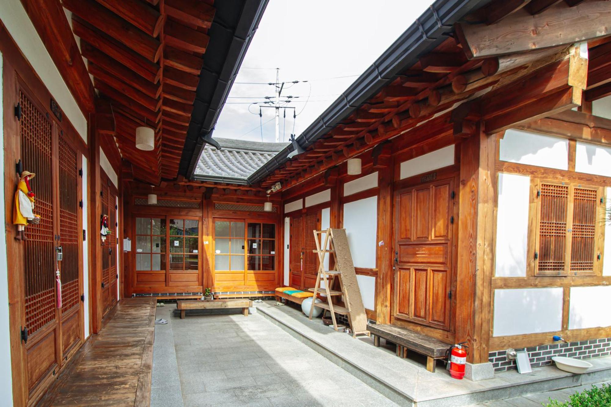 Jeonju Hanok Village Deoksugung Exteriér fotografie